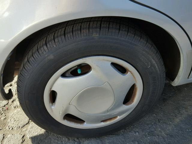 1Y1SK5483XZ402063 - 1999 CHEVROLET GEO PRIZM 白色 照片 9