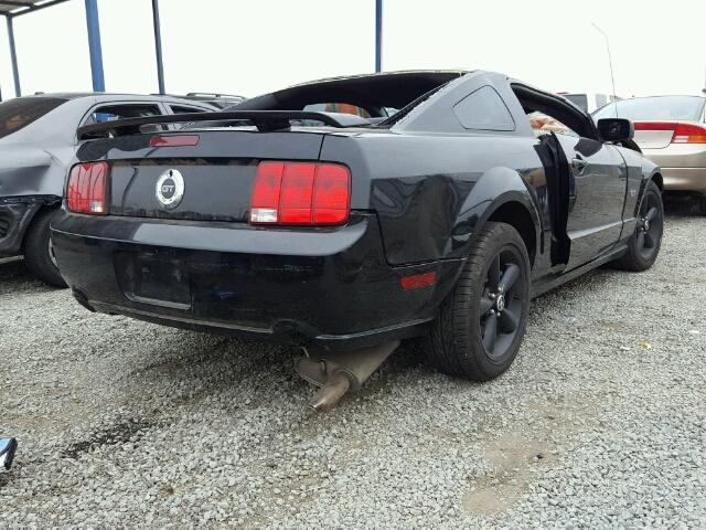 1ZVHT82H065169147 - 2006 FORD MUSTANG GT BLACK photo 4