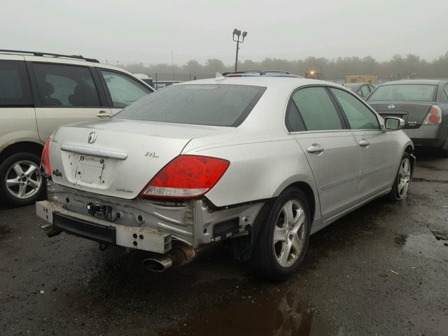 JH4KB16535C013812 - 2005 ACURA RL SILVER photo 4