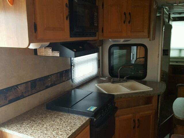 4YDT29728A1531698 - 2010 KEYSTONE SPRINTER WHITE photo 5