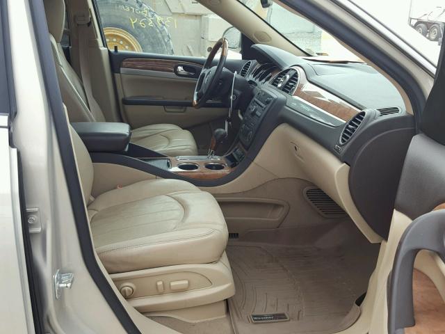 5GAKRCED4CJ255181 - 2012 BUICK ENCLAVE TAN photo 5