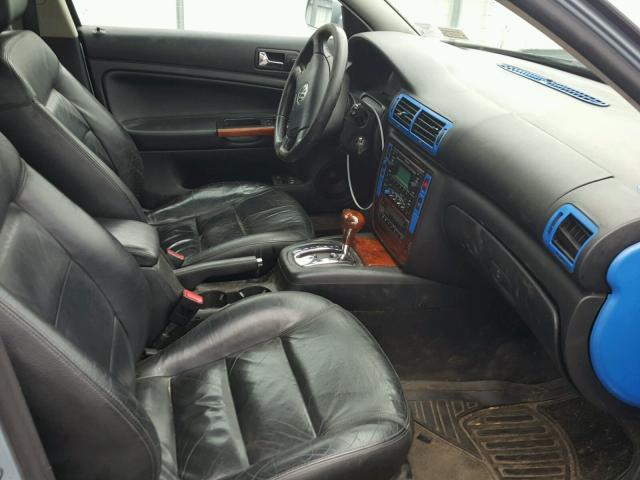 WVWRH63B53P046810 - 2003 VOLKSWAGEN PASSAT GLX 蓝色 照片 5