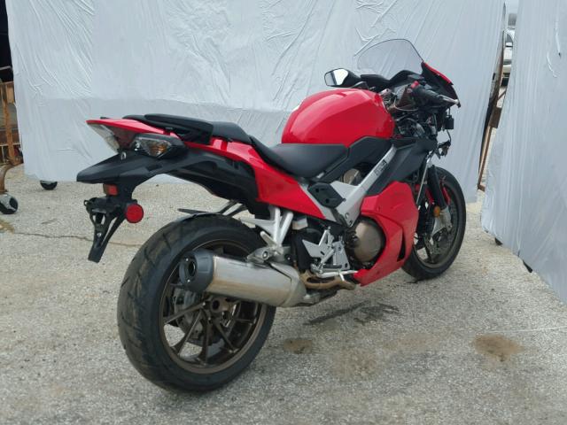 JH2RC7914FK100075 - 2015 HONDA VFR800 F RED photo 4