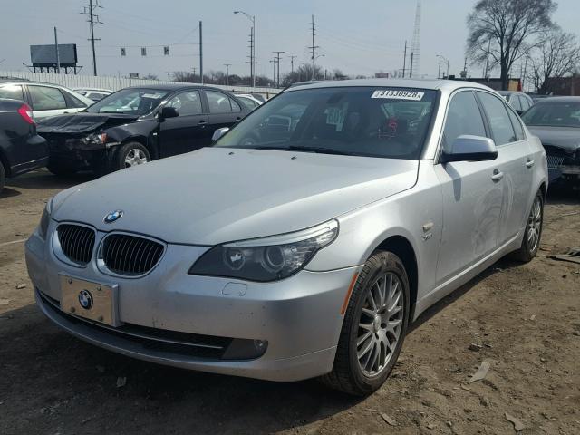 WBANV1C5XAC444665 - 2010 BMW 528 XI SILVER photo 2