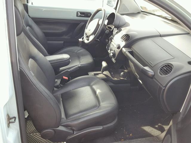 3VWRW3AG9AM033433 - 2010 VOLKSWAGEN NEW BEETLE 蓝色 照片 5