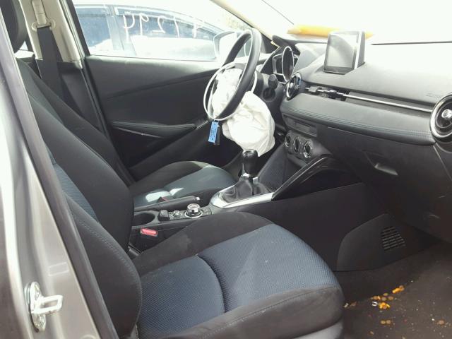 3MYDLBZV7GY138008 - 2016 TOYOTA SCION IA SILVER photo 5