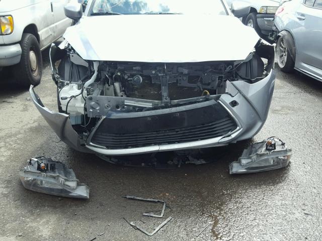 3MYDLBZV7GY138008 - 2016 TOYOTA SCION IA SILVER photo 9