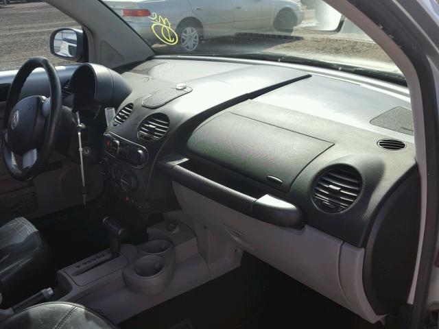 3VWCP21C02M408363 - 2002 VOLKSWAGEN NEW BEETLE 银色 照片 5