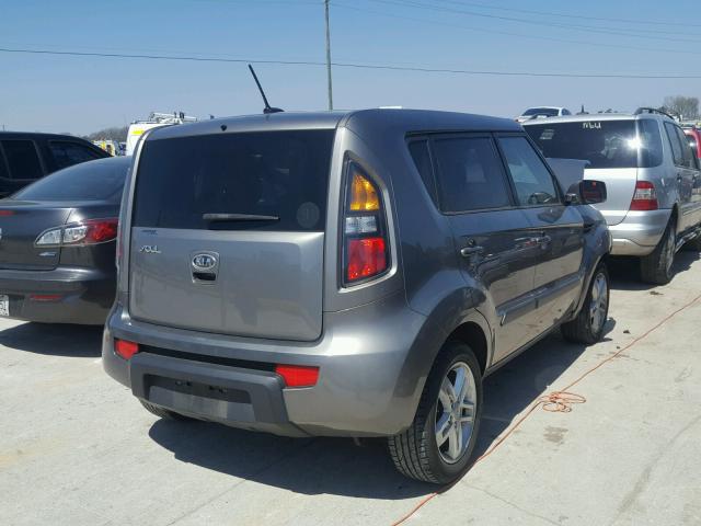 KNDJT2A21B7259369 - 2011 KIA SOUL + SILVER photo 4