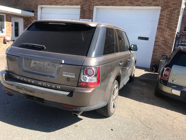 SALSH2E45BA296986 - 2011 LAND ROVER RANGE ROVE GOLD photo 2