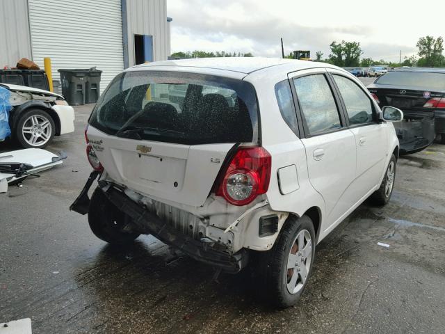KL1TD66E99B623116 - 2009 CHEVROLET AVEO LS WHITE photo 4