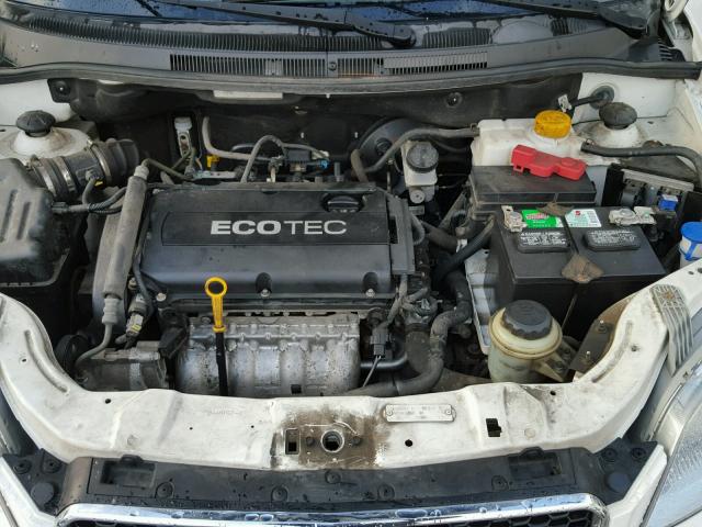 KL1TD66E99B623116 - 2009 CHEVROLET AVEO LS WHITE photo 7