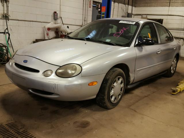 1FALP51U7VG131552 - 1997 FORD TAURUS G SILVER photo 2