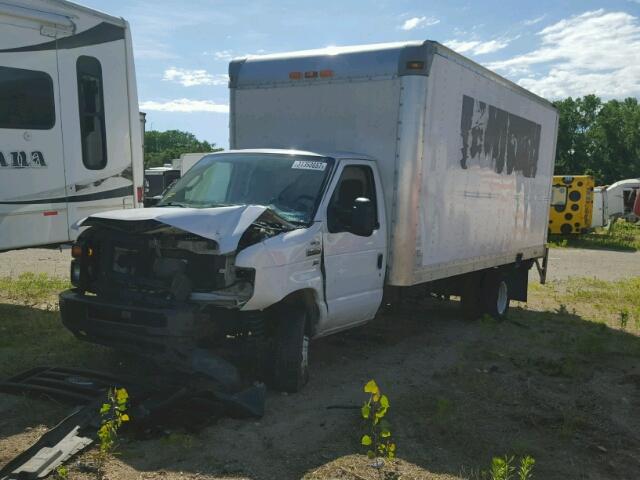 1FDXE4FL6CDA90417 - 2012 FORD E450 SUPER WHITE photo 2