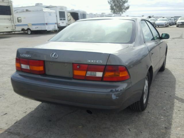 JT8BF28GXW5034736 - 1998 LEXUS ES 300 GRAY photo 4