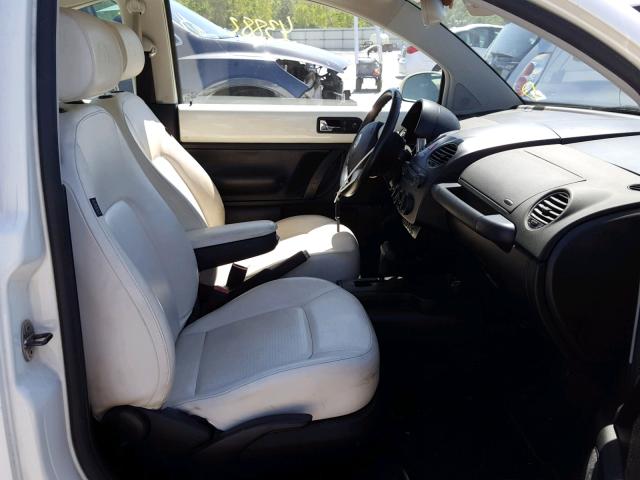 3VWFG31C98M518923 - 2008 VOLKSWAGEN NEW BEETLE თეთრი ფოტო 5