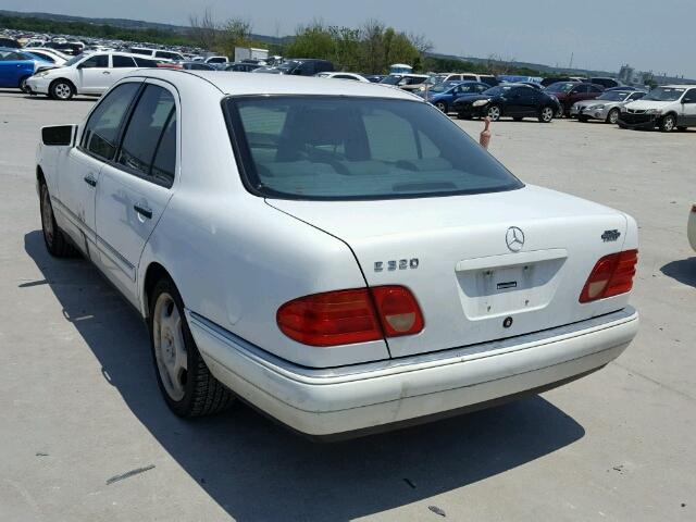 WDBJF65HXXA807617 - 1999 MERCEDES-BENZ E 320 WHITE photo 3