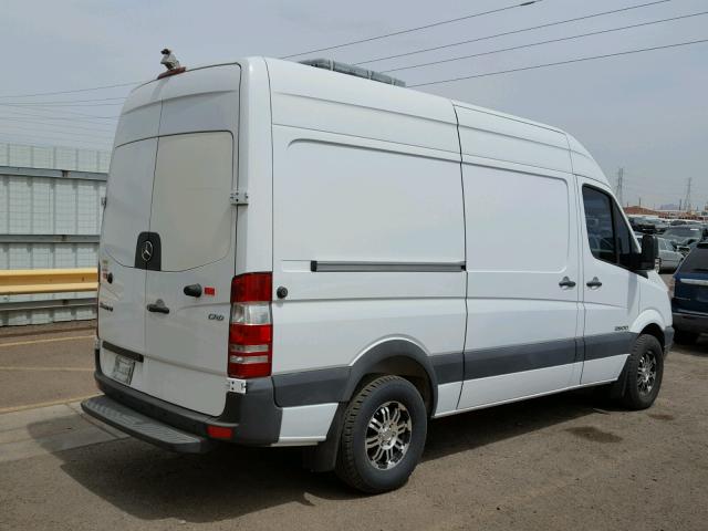 WD0PE745X85252620 - 2008 DODGE SPRINTER 2 WHITE photo 4