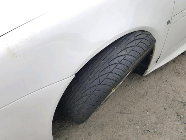 2G2WR554571123207 - 2007 PONTIAC GRAND PRIX WHITE photo 9