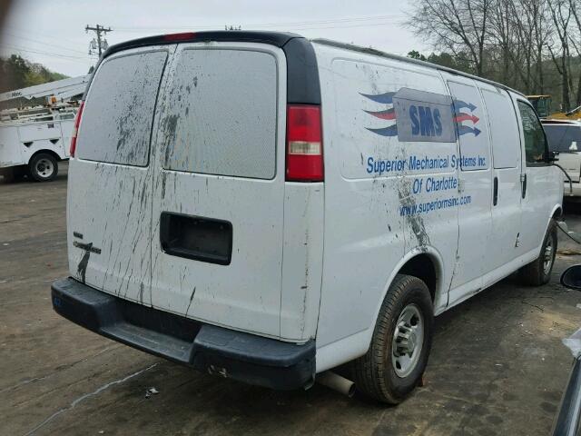 1GCZGFAA9A1130139 - 2010 CHEVROLET EXPRESS G2 WHITE photo 4