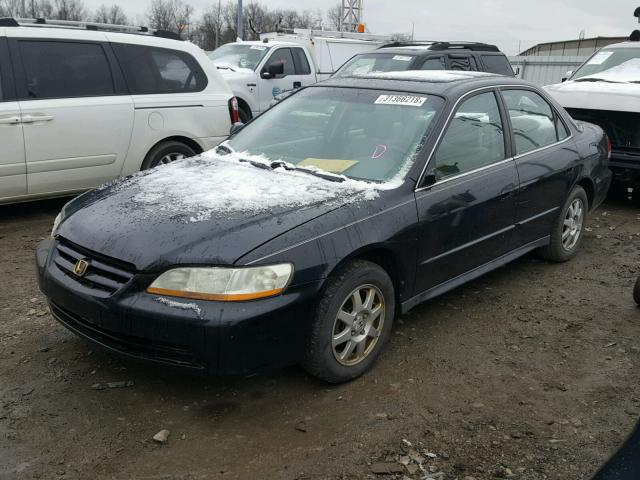 1HGCG56732A089703 - 2002 HONDA ACCORD SE BLACK photo 2