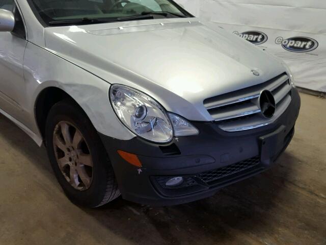 4JGCB56E68A064388 - 2008 MERCEDES-BENZ R 350 SILVER photo 9