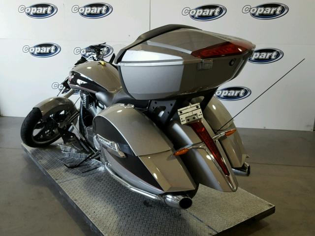 5VPXTAAA7H3057973 - 2017 VICTORY MOTORCYCLES CROSS COUN SILVER photo 3