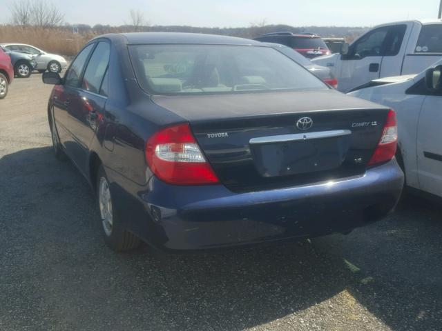 4T1BF32KX2U527302 - 2002 TOYOTA CAMRY LE BLUE photo 3