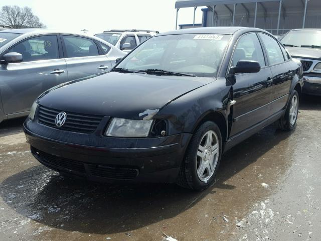 WVWPD23B6YP229605 - 2000 VOLKSWAGEN PASSAT GLX BLACK photo 2