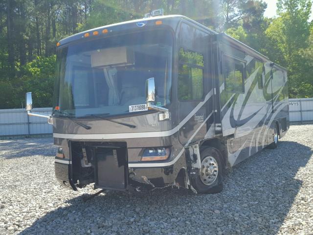 1RF13564532019180 - 2003 ROADMASTER RAIL MONOCOQUE TWO TONE photo 2