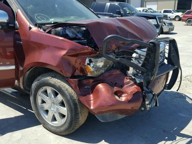 1A8HX58N88F138639 - 2008 CHRYSLER ASPEN LIMI MAROON photo 9