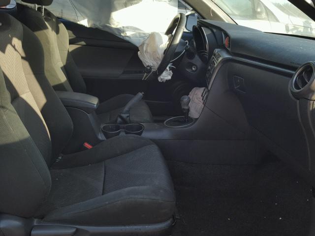 JTKJF5C76C3023268 - 2012 TOYOTA SCION TC 白色 照片 5