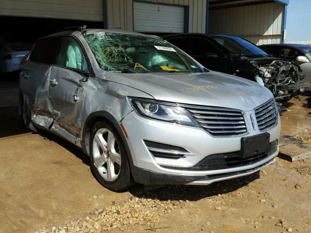 5LMCJ1C95HUL03945 - 2017 LINCOLN MKC PREMIE SILVER photo 1