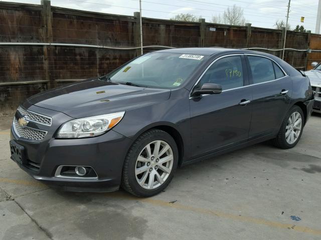 1G11H5SAXDF287732 - 2013 CHEVROLET MALIBU LTZ 灰色 照片 2