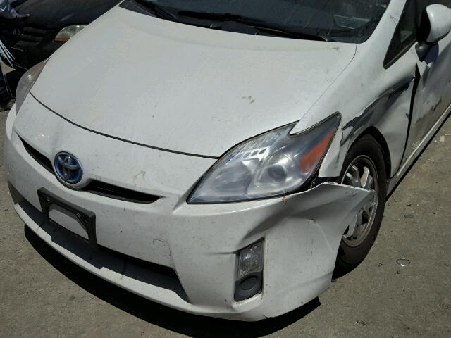 JTDKN3DU2A0047847 - 2010 TOYOTA PRIUS WHITE photo 9