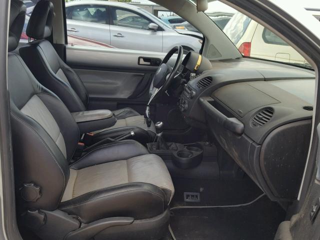 3VWFE21C12M442105 - 2002 VOLKSWAGEN NEW BEETLE 银色 照片 5