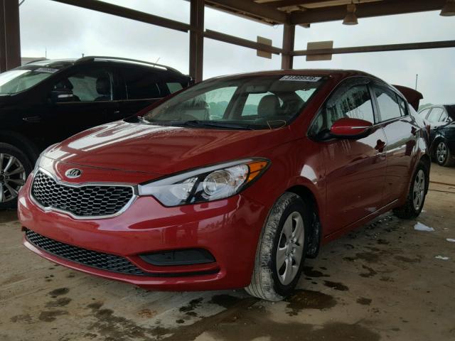 KNAFX4A68F5322815 - 2015 KIA FORTE LX RED photo 2