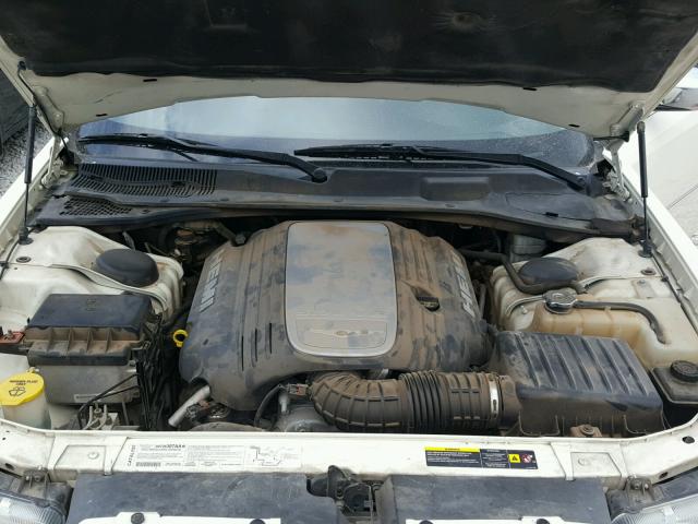 2C3LA63H26H108692 - 2006 CHRYSLER 300C CREAM photo 7