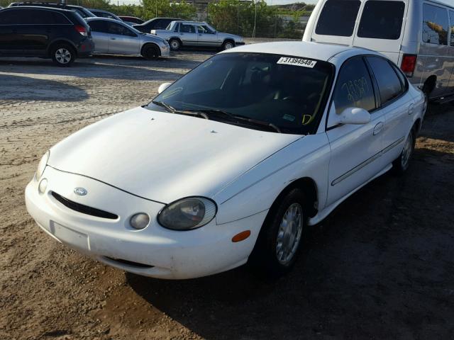 1FALP53S2TA260584 - 1996 FORD TAURUS LX WHITE photo 2