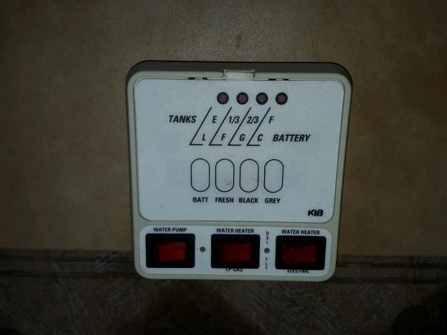 4YDT27F295E317615 - 2005 KEYSTONE HORNET WHITE photo 8