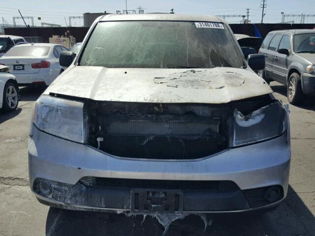 5FNYF3H21DB036585 - 2013 HONDA PILOT LX SILVER photo 9