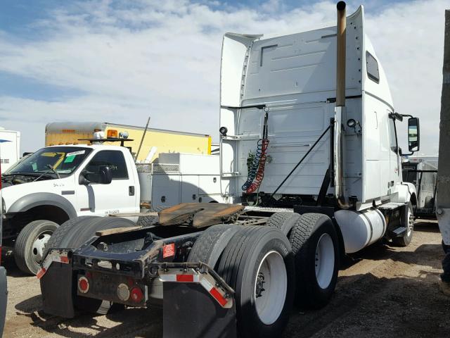 4V4NC9TH3DN567612 - 2013 VOLVO VN VNL WHITE photo 4