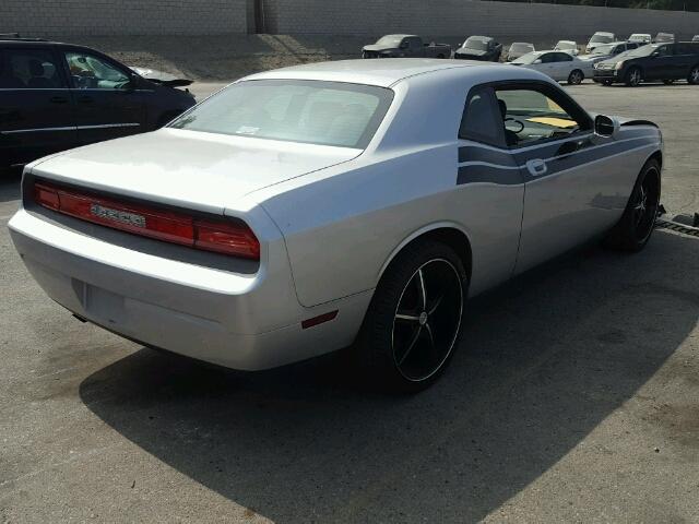 2B3CJ4DV0AH292612 - 2010 DODGE CHALLENGER SILVER photo 4