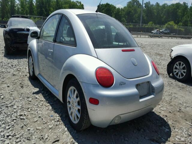 3VWCK31C54M418412 - 2004 VOLKSWAGEN NEW BEETLE 银色 照片 3