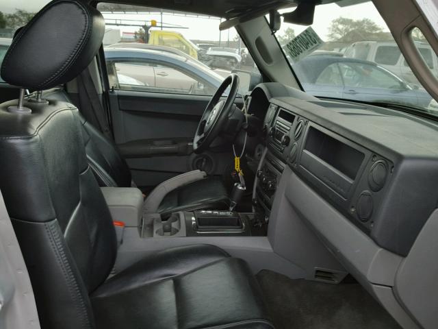1J8HH48K67C666757 - 2007 JEEP COMMANDER SILVER photo 5