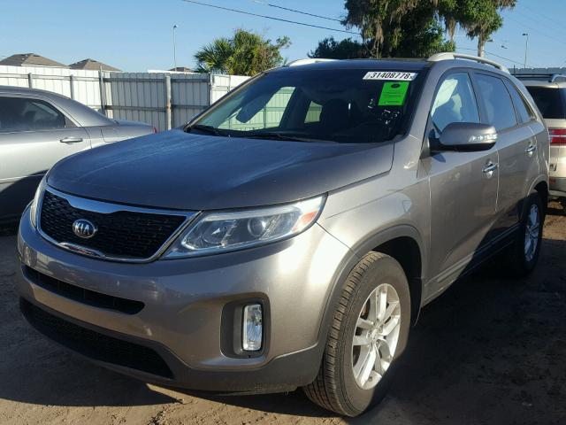 5XYKT4A73FG612859 - 2015 KIA SORENTO LX GRAY photo 2