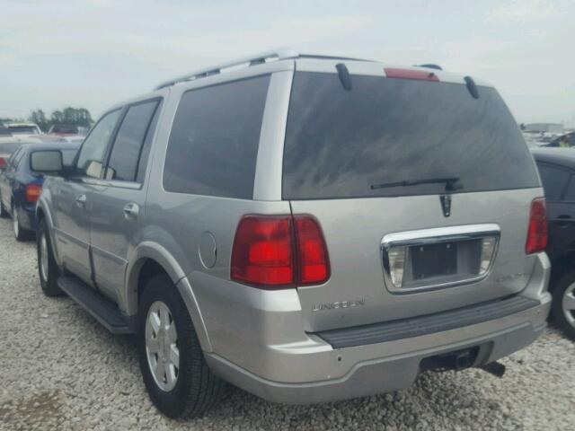 5LMFU27R44LJ05393 - 2004 LINCOLN NAVIGATOR 银色 照片 3