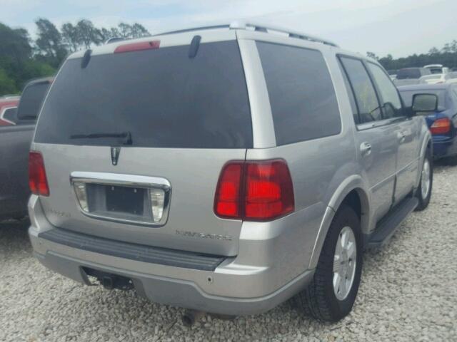 5LMFU27R44LJ05393 - 2004 LINCOLN NAVIGATOR 银色 照片 4