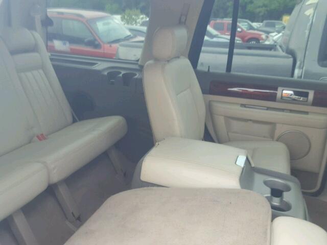 5LMFU27R44LJ05393 - 2004 LINCOLN NAVIGATOR 银色 照片 6