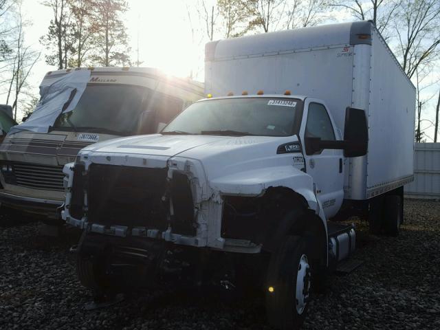 1FDNF6DC4HDB04647 - 2017 FORD F650 SUPER WHITE photo 2